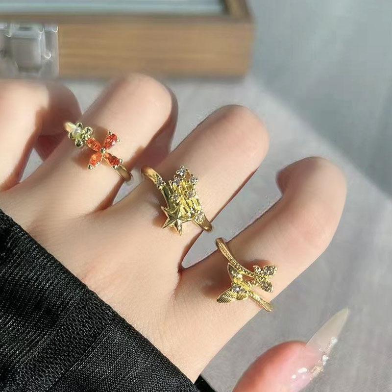 Temperament Golden Star Butterfly Opening Ring Female Court Style Light Luxury Retro Fashion Versatile Design Ring Tide