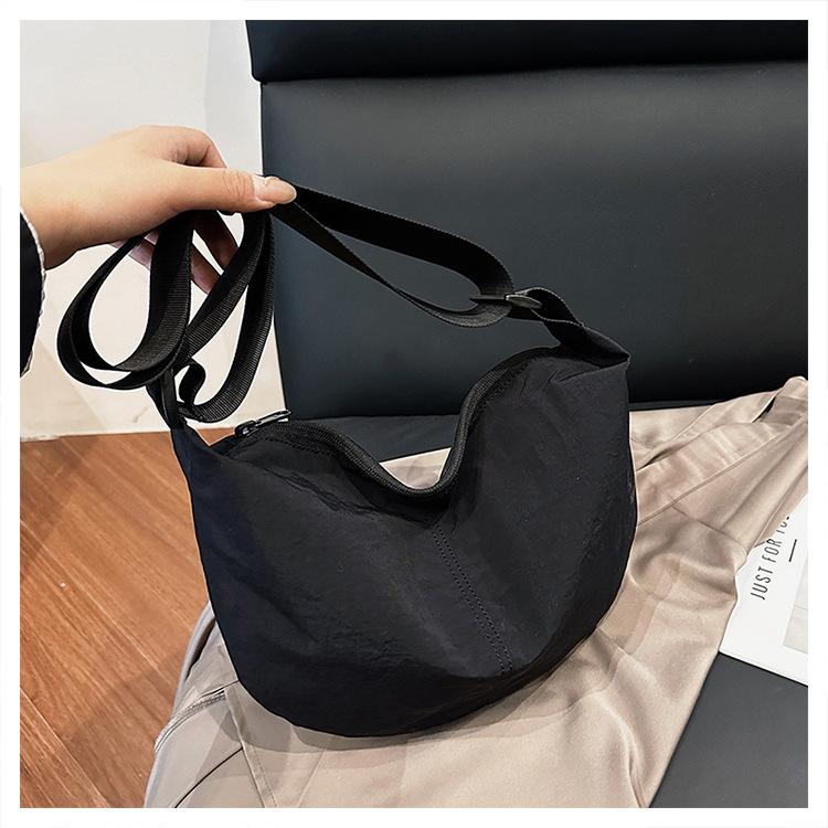 Light Casual Bag Women's Large Capacity Solid Color Messenger Bag Women's Versatile Washed Cloth Niche Bag Dumpling Bag