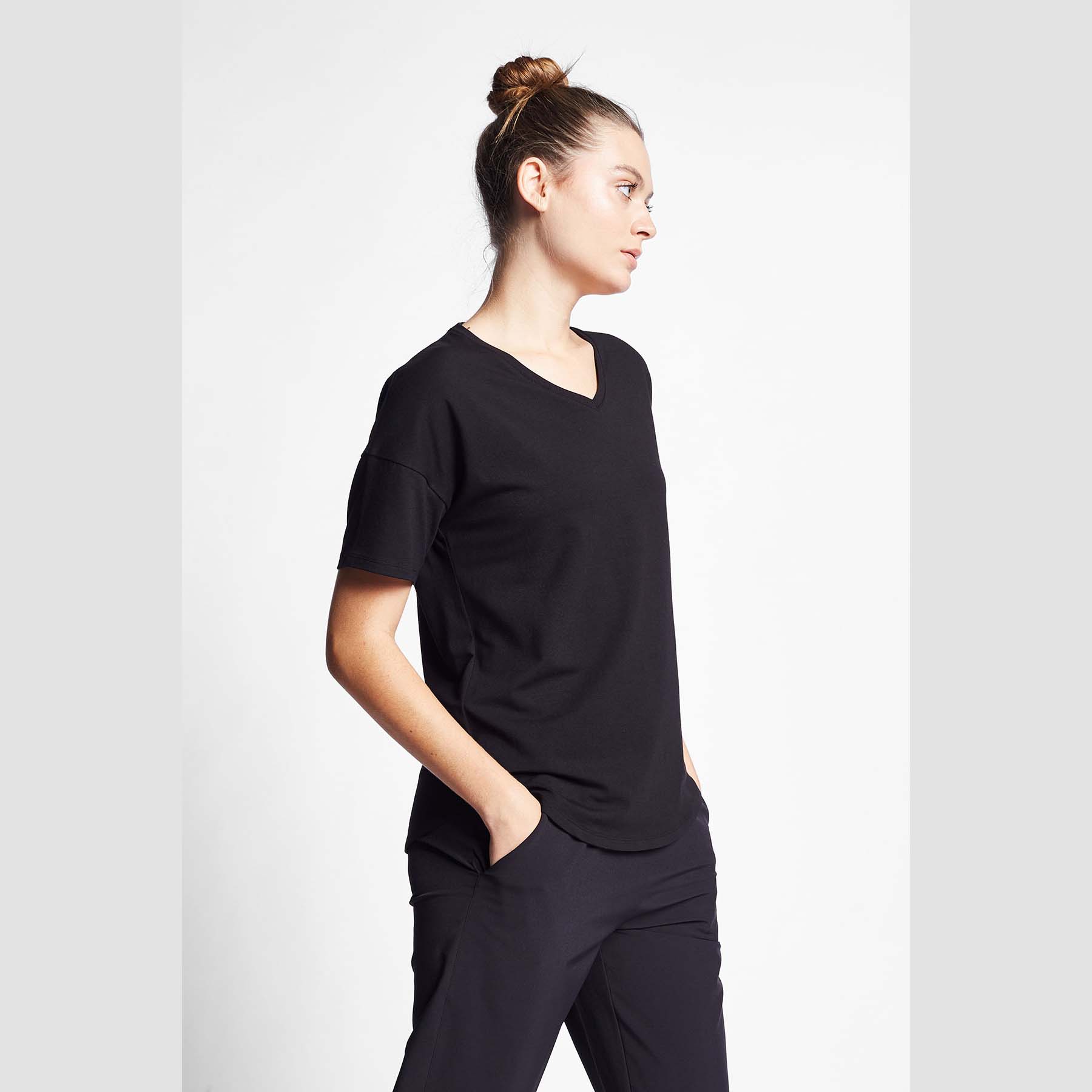 

Women s Short Sleeve T-Shirt 24S-2215-24B XS чорний