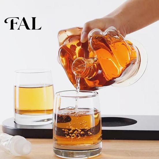 Cool Bourbon Decanter for Men 3D Middle Finger Whiskey Decanter, 1000ml Lead-free Glass Spirit Bottle with Creative Glassware Fathers Day