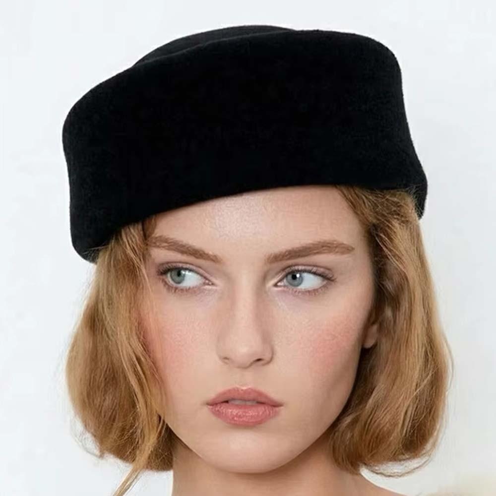 Klobouk typu pillbox ve francouzském stylu s vintage vzhledem, formální klobouk, uniforma, klobouk letušky, vlněný cylindr, ples