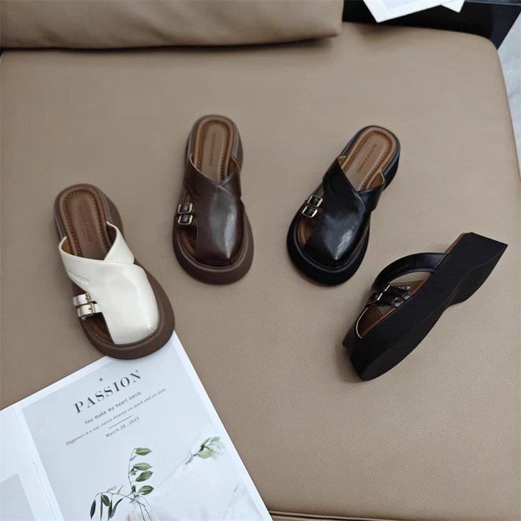 Retro bag head half slippers women's summer wear 2025 new ultra-light thick-soled cool slippers versatile beach Roman shoes