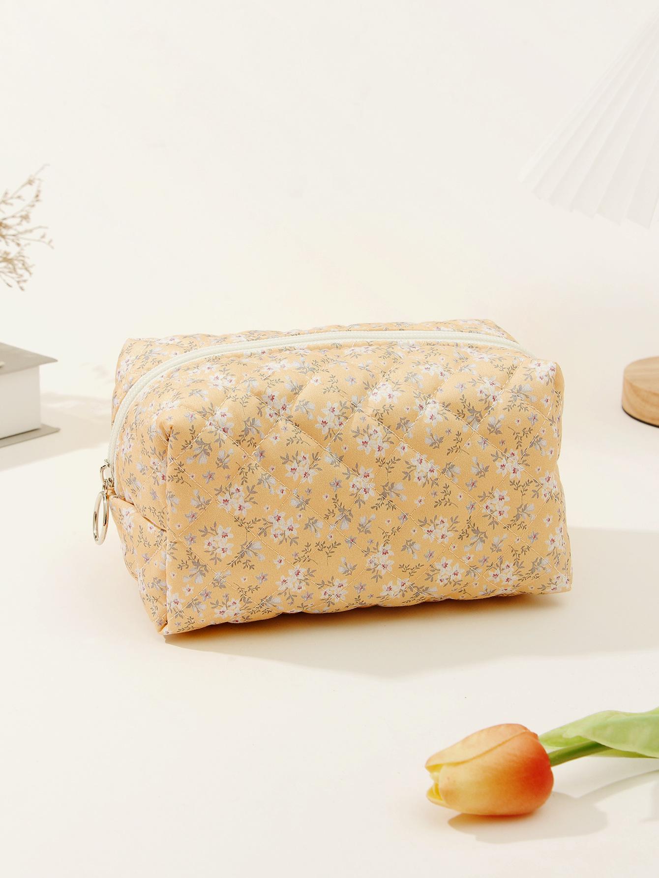 

Косметичка Berg Floral из стеганого хлопка - милый дорожный принт с мелкими цветами 18*10*10 cm