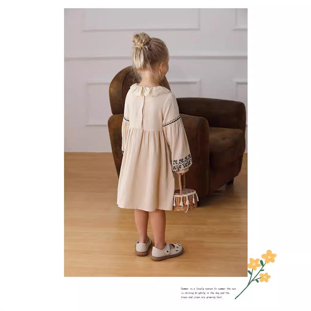 Autumn 2026 Forest-Style Ruffled Lace Collar Embroidered Girls' Dress with Puff Sleeves in Cotton Linen