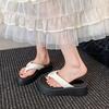 Increase the height of fashion and high sense of leisure beach pinch sandals 2025 summer new thick-soled flip-flops women's wear