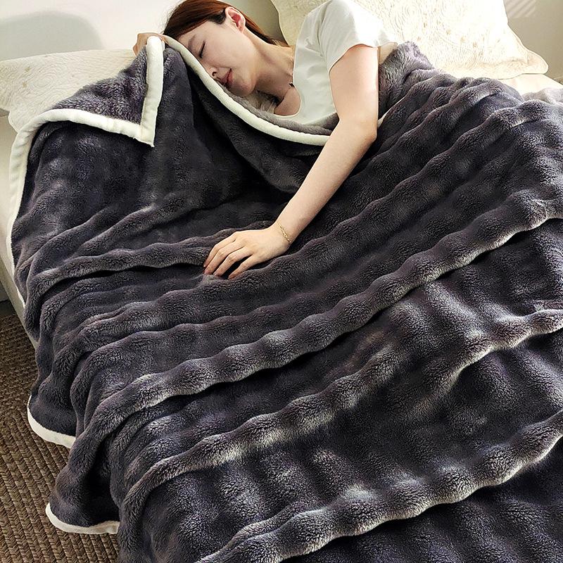 Dual-Sided Thick Flannel & Coral Fleece Nap Blanket