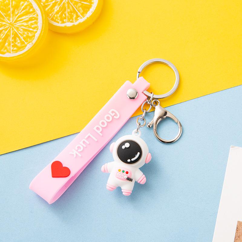 Cartoon Astronaut Keychain: Cute Spaceman Doll Pendant for Bags and Cars