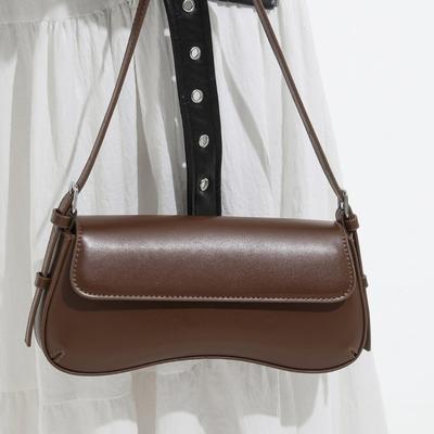 Sac Bandoulière en Cuir Verni Design d'Été Sac Baguette Main et Épaule Rabat Niche Sac Rétro