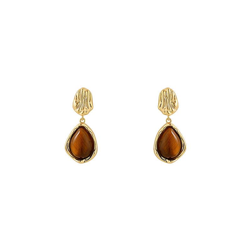 Maillard Coffee Color Amber Earrings Women's Autumn and Winter High-end Commuter Style Earrings Light Luxury Niche Design Earrings