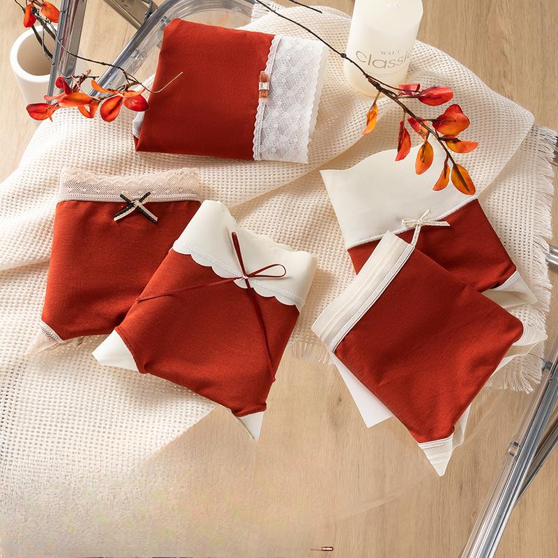 Red Lady's Joyful Mid Waist Underwear with Bare Feel No Trace Comfortable Antibacterial Bottom Hip Wrapping Underwear Panties