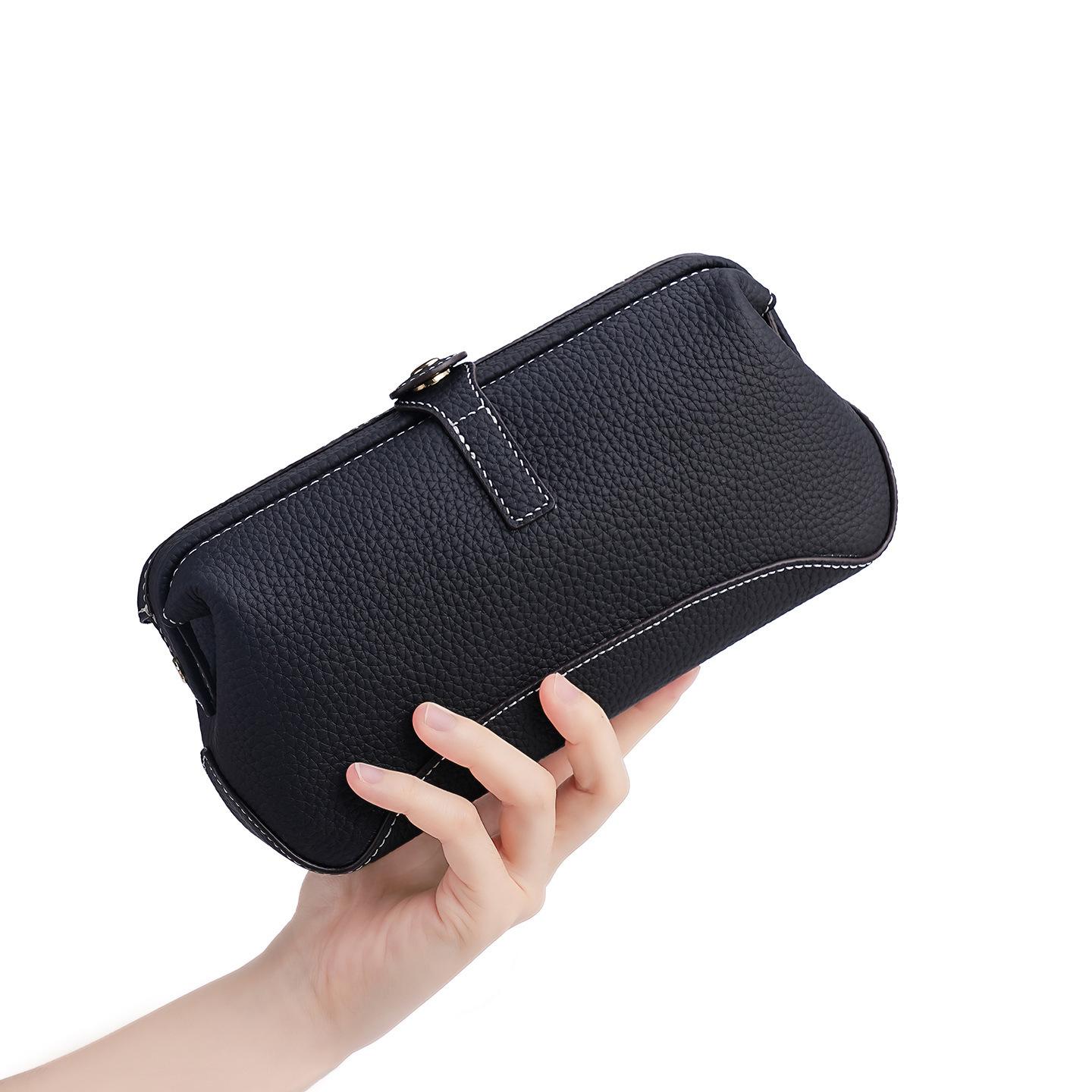 

Women s Large Capacity Leather Cosmetic Cases- Magnetic Snap Closure Makeup Pocket, Accessories Storage Travel Essentials чёрный