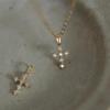 14K Goldplattierter S925 Sterling Silber Japanischer Stil Kreuzanhänger mit Mikro-Pavé-Verzierung.