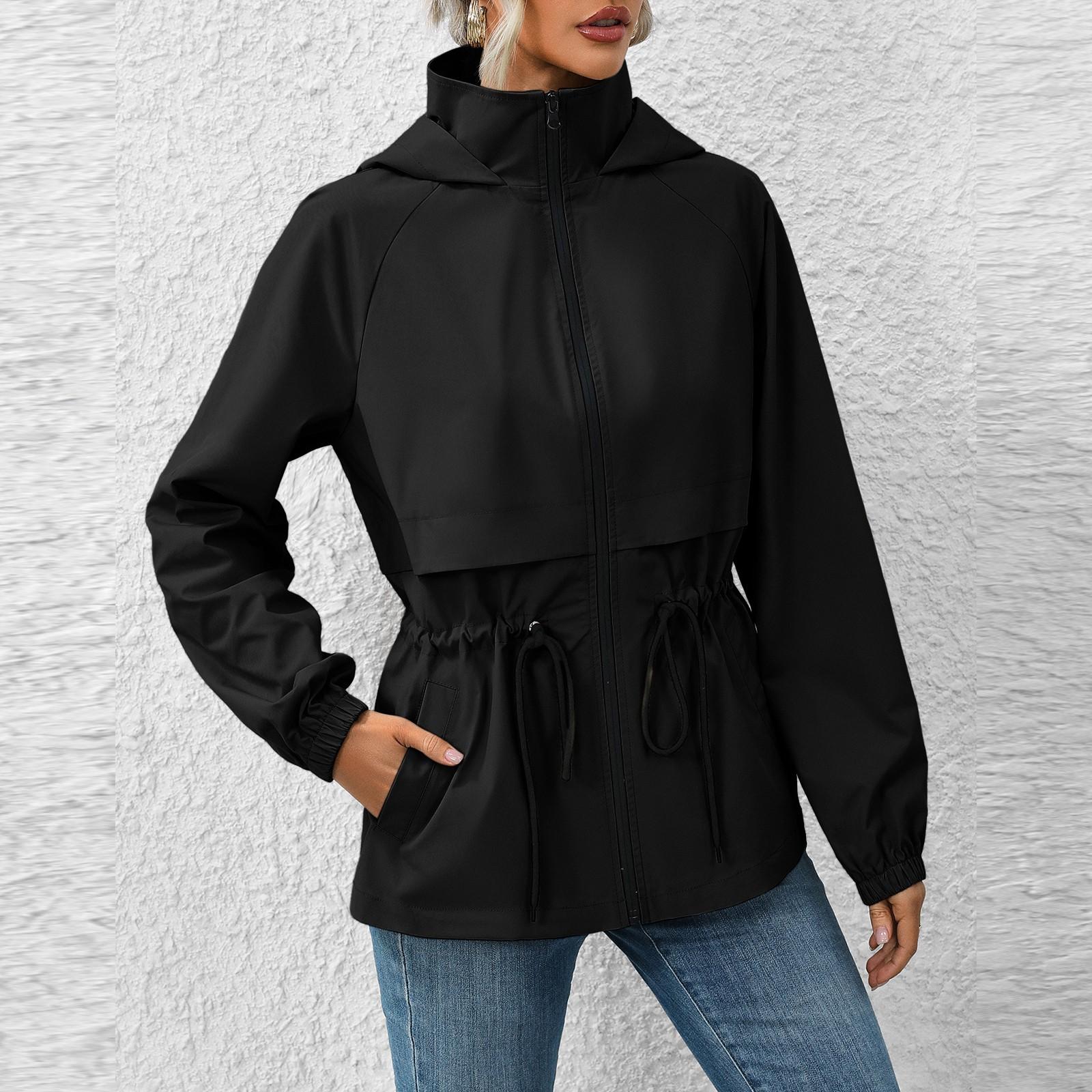 

Куртка женская водонепроницаемая ветровка легкая дождевая куртка с карманами упаковываемая дождевик для женщин с капюшоном M чёрный