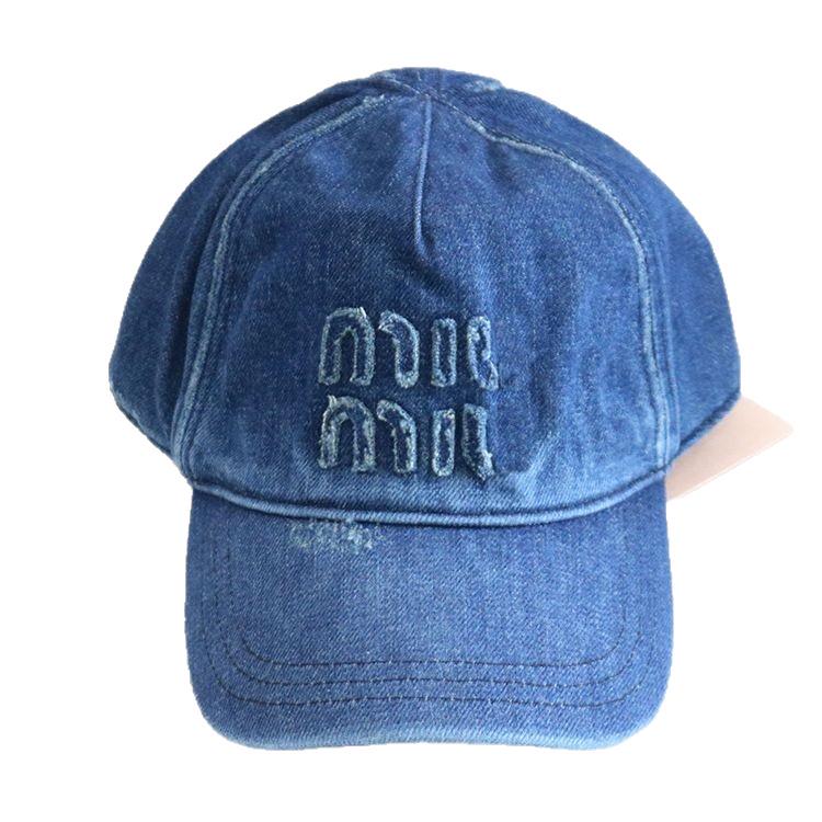 Dam Miu Hatt: 2025 Vår/Sommar Denim Applikation Broderi Basebollkeps - Tvättad, Riven Design.