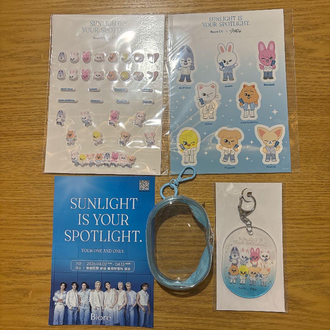 

[USED] Stray Kids Biore Olive Young Pop-Up Sticker Acrylic Keychain