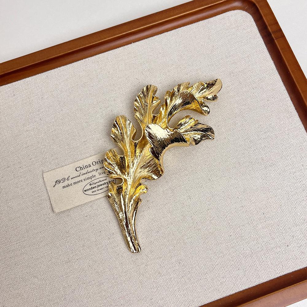 Элегантная брошь в виде бутона тюльпана: Женская роскошная металлическая брошь