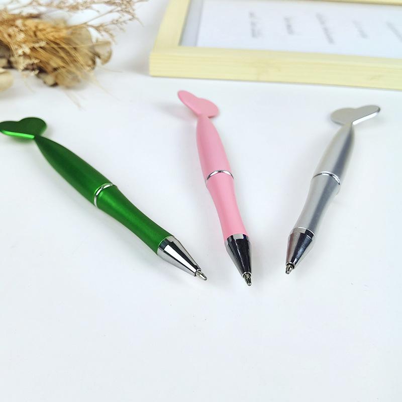 Heart-shaped Plastic Ballpoint Pen - Student Stationery Gift with Customizable Logo
