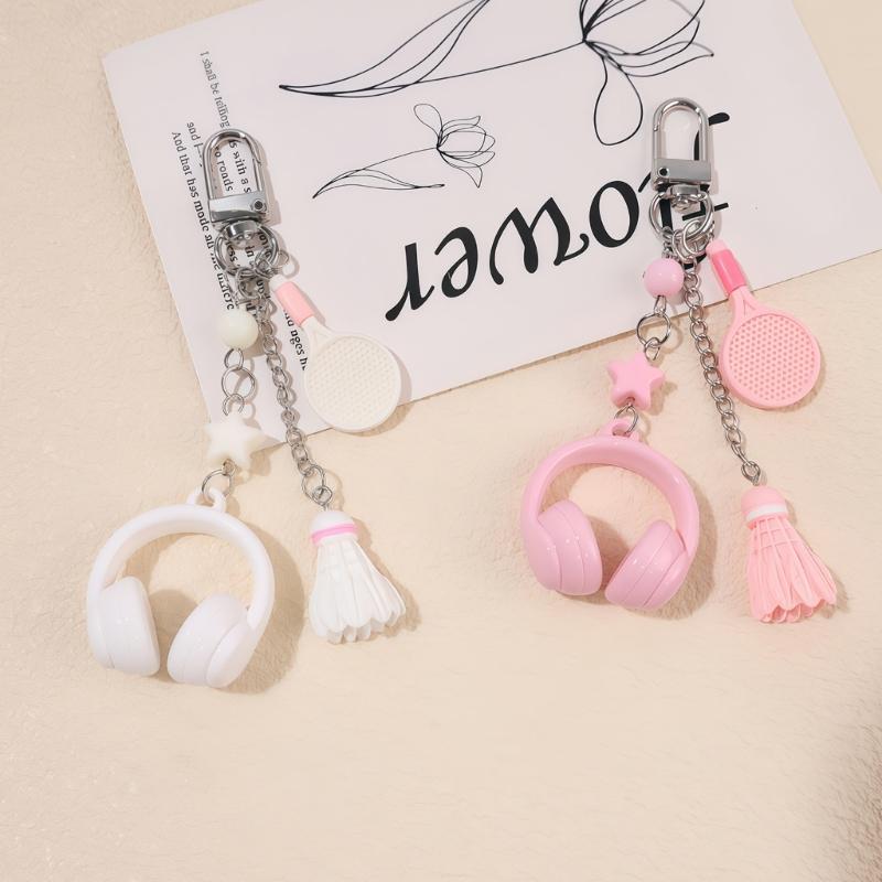 Creative Headphones Badminton Racket Sports Keychain Suitable for Music Fans and Sports Lovers Featuring Unique Design