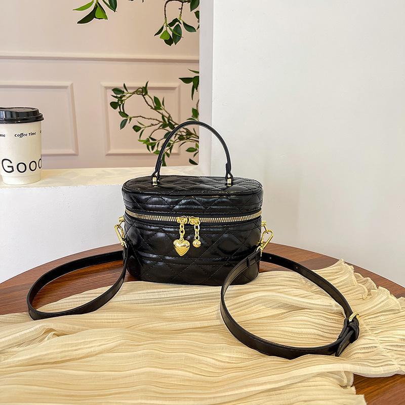 

Сумочка с вышитыми ромбами и нитками, новая тенденция моды, нишевая текстура, ретро, универсальная сумка-мессенджер через плечо, сумка-коробка