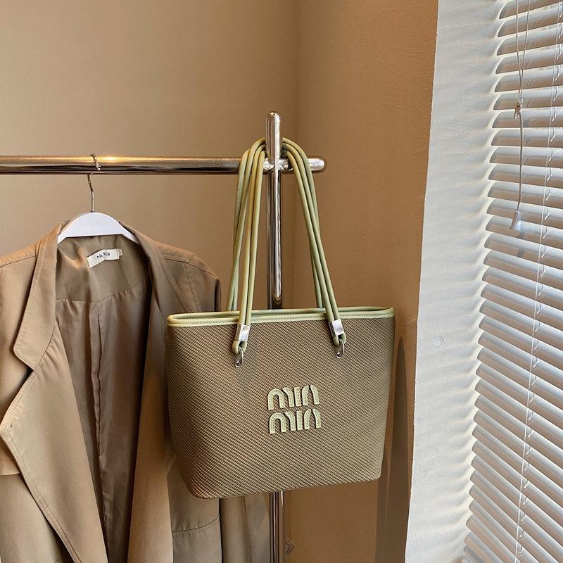 Large-capacity casual bag women's new fashionable and simple shoulder underarm bag niche commuter tote bag