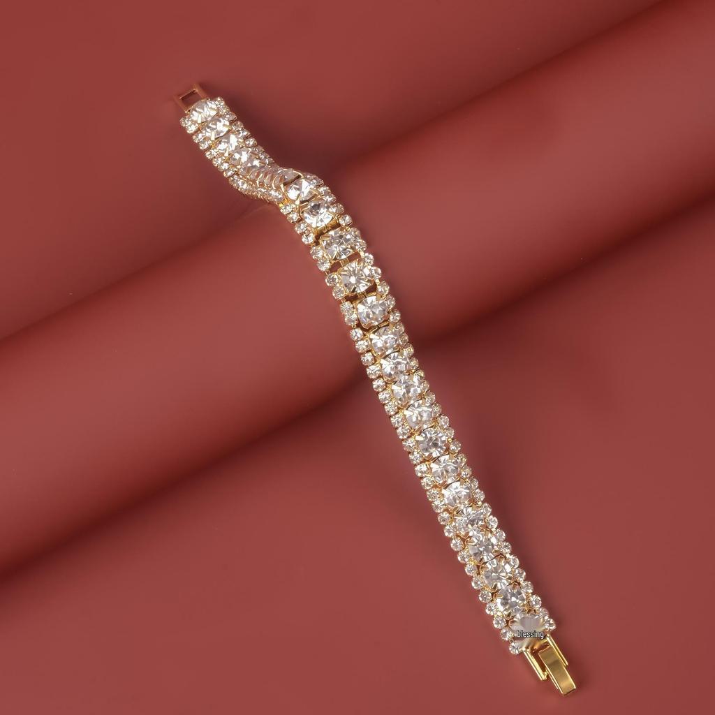 Elegant Crystal Necklace & Earrings Set for Weddings and Banquets