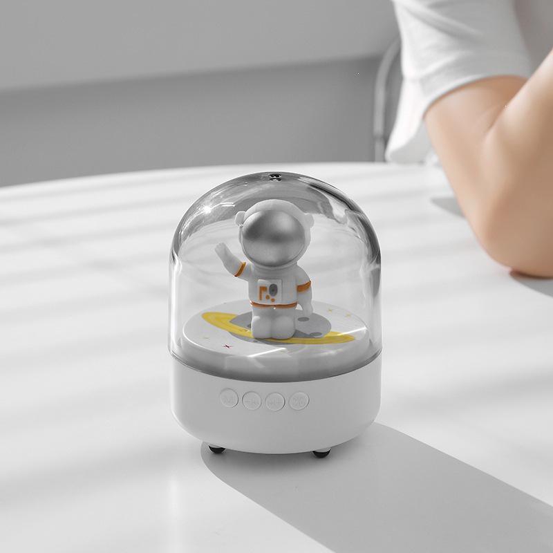Spaceman Bluetooth Speaker with Gift Bag - Astronaut Desktop Ornament for Boys