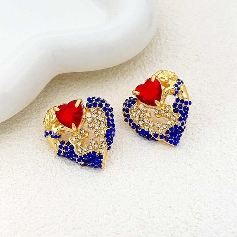 French Retro Hollow Heart Shape Full Diamond Light Luxury Stud Earrings Earrings Women золотой