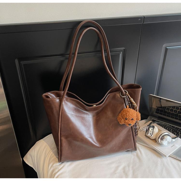 Autumn and Winter New Bag Women's 2025 Retro Large-capacity Tote Bag Underarm Bag Fashionable Commuter Shoulder Bag Tide