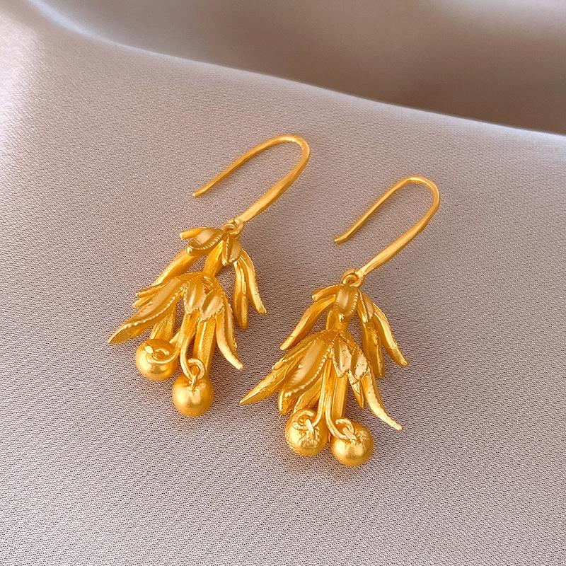 Новые китайские серьги-цветы с листьями личи, серьги в национальном стиле с ретро-темпераментом, нишевые уникальные серьги