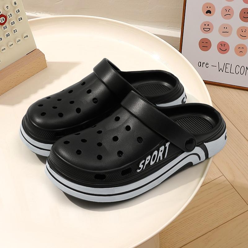 Thick Soled Anti Slip Two on Sandals for Women, New Style for Indoor and Outdoor Wear, Perforated Shoes for Men in Summer
