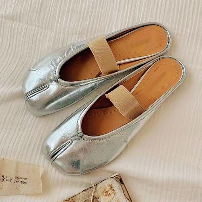 New fashionable shallow mouth soft bottom flat bottom with skirt pig's trotters split toe single shoes