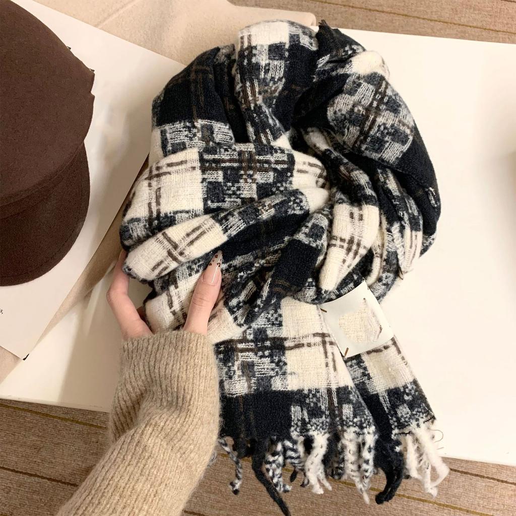 Women's Fashionable Versatile Warm Thickened Scarf Tassel Wrap