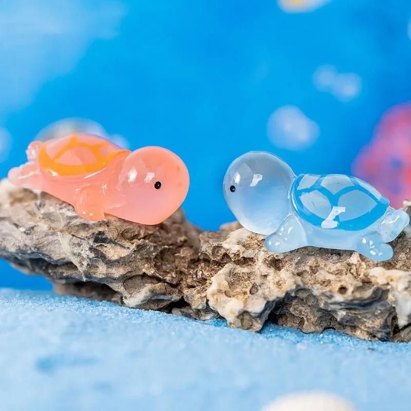 100PCS Glow in the Dark Mini Sea Turtle Ornaments Marine Theme Resin Figurines for Fish Tank Aquascape Home Desk Decoration Gift