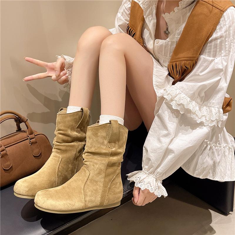 Internet celebrity heap boots 2025 new round head versatile flat bottom western cowboy boots matte leather short boots women's spring and autumn sing