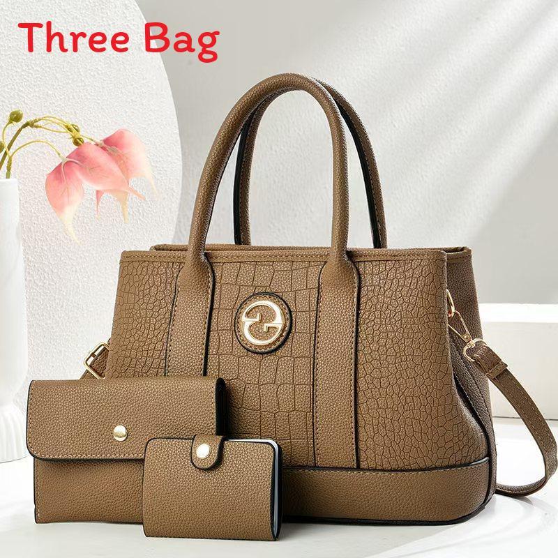 Women Large Capacity Shoulder Bag With Artificial Leather Material For Daily Use