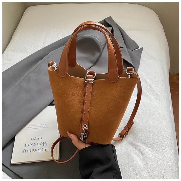 

Винтажная сумка-ведро женская 2025 новая модная трендовая на плечо сумка-мессенджер повседневная портативная сумка-корзина для овощей коричневый