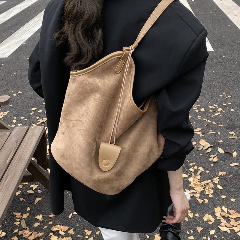 Large-capacity Bag Women's Autumn and Winter Versatile 2025 New Matte Retro Shoulder Mother and Child Bag Casual Commuter Tote Bag