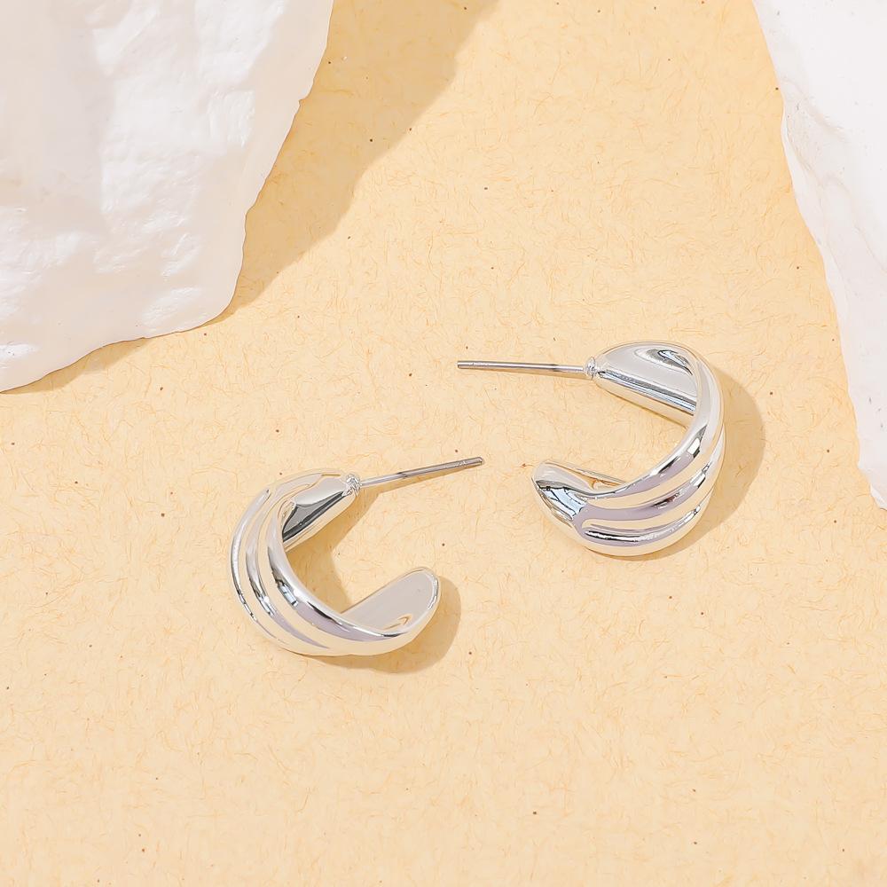 European and American irregular earrings geometric stainless steel personalized fashion stud earrings K gold titanium steel irregular light luxury