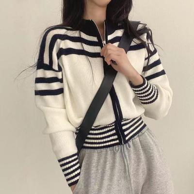 Koreanischer Chic Herbst Französischer Retro Reißverschluss Stehkragen Taillenraffung Kurzer Stil Langärmelig Gestreifter Strickpullover Jacke für Damen