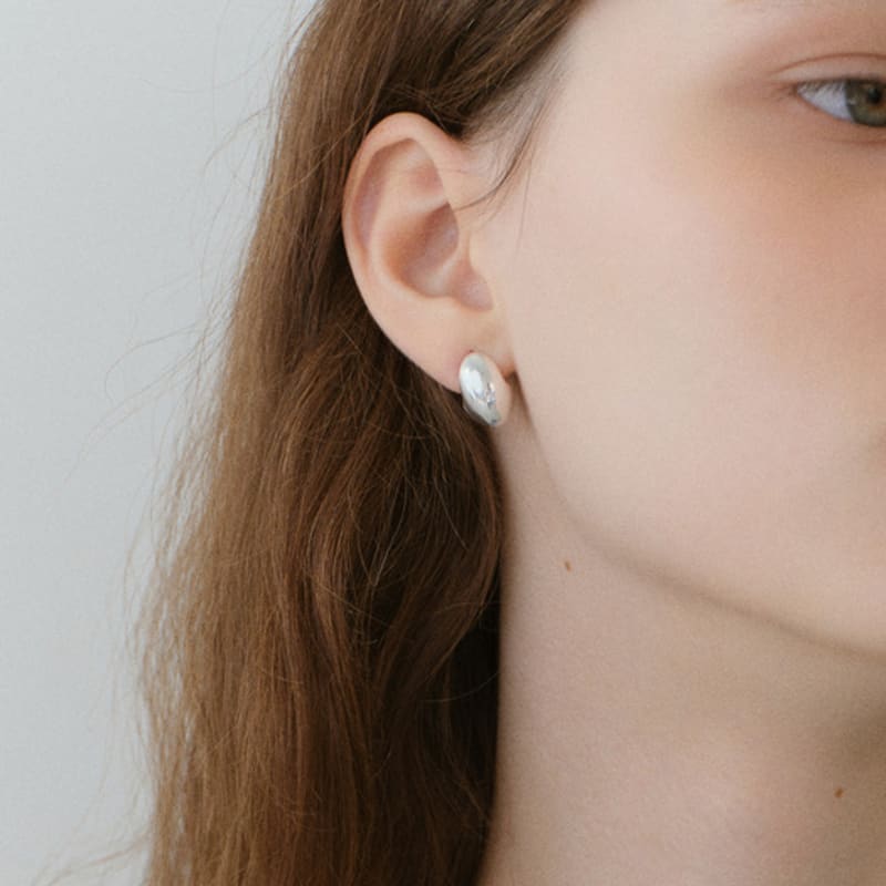 

NORMALLEE [Silver 925] Kidney Bean One-touch Earrings Silver