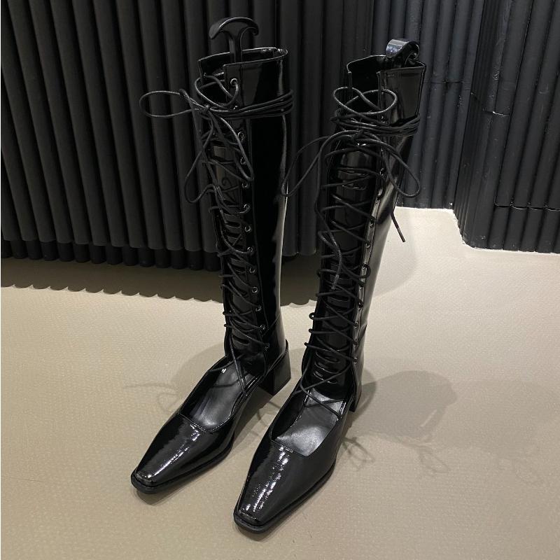 Autumn and Winter New Fashion Versatile and Genuine Feeling Retro Square Headed Dark European and American Hollow Strap Boots