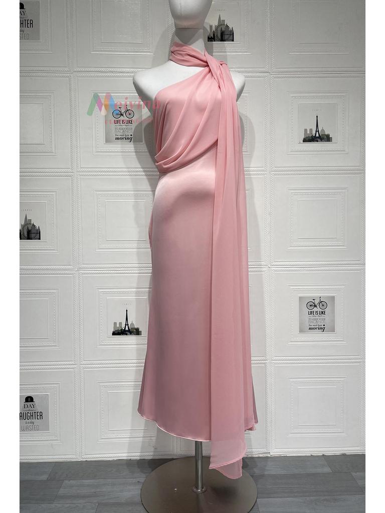 2026 Euro-Amerikanischer Stil Sexy Neckholder Satin Bodycon Kleid mit Rüschen