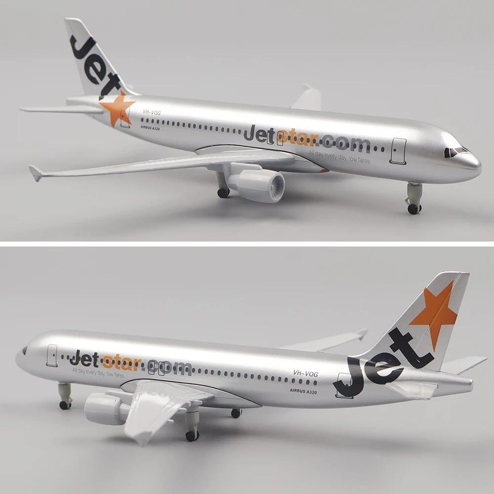 Diecast Airplane A320 Metal 20cm Jetstar Airways Aircraft Model 1:400 Scale With Land Gear Alloy Aviation Plane Display Ornament