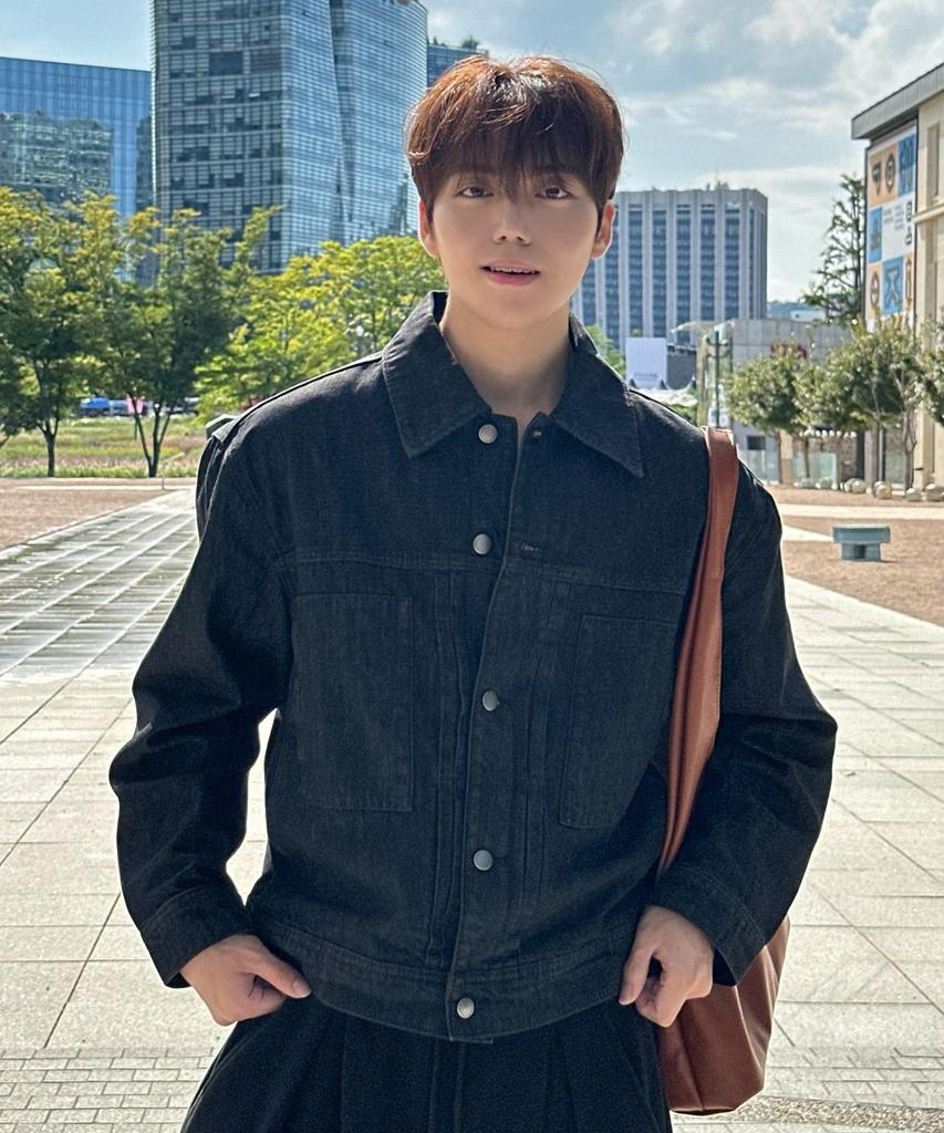 Mindbridge Black Low Denim Trucker Jacket Myjp6151