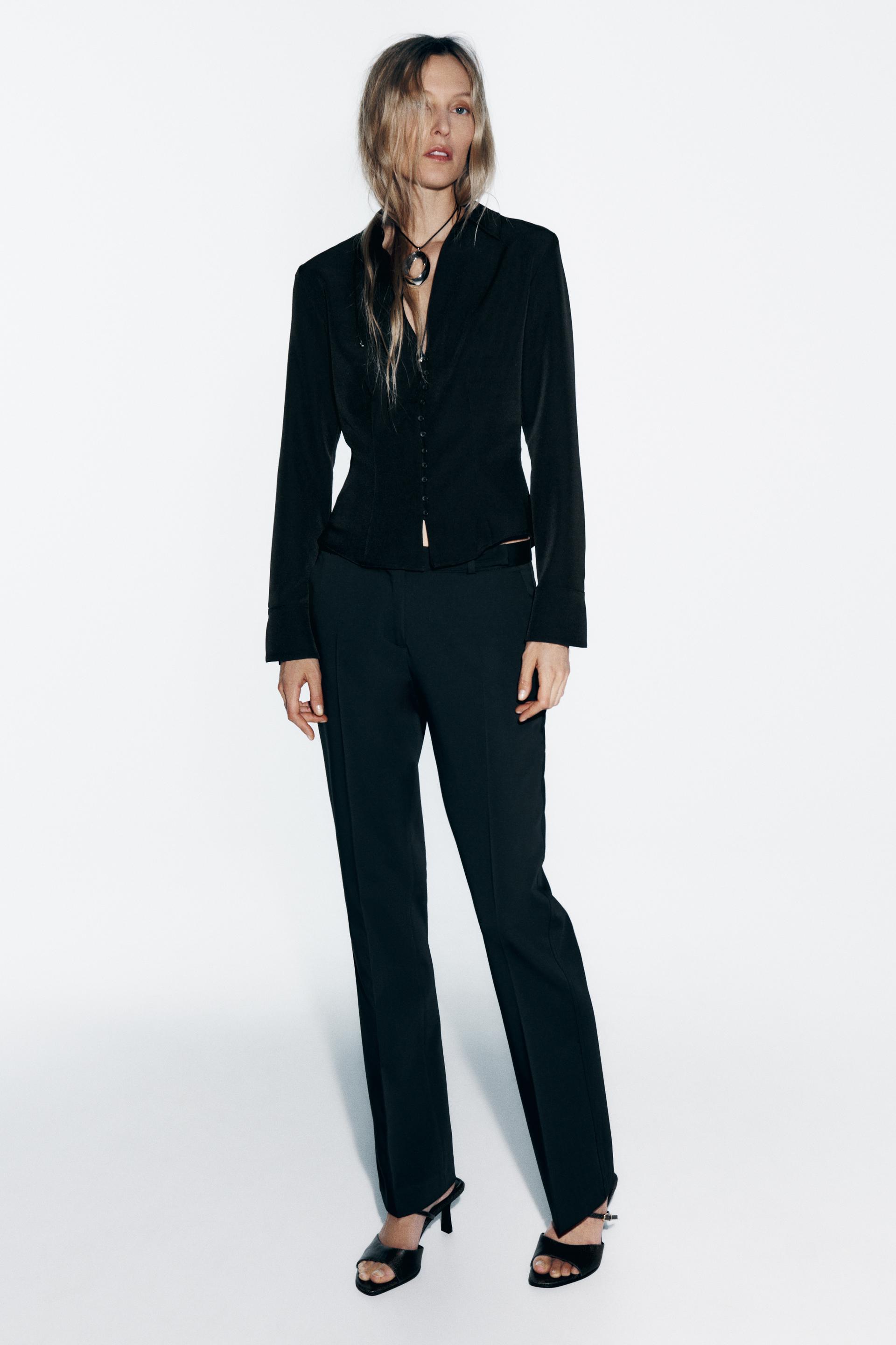 

ПРИГЛАШЕННАЯ РУБАШКА НА ПУГОВИЦАХ