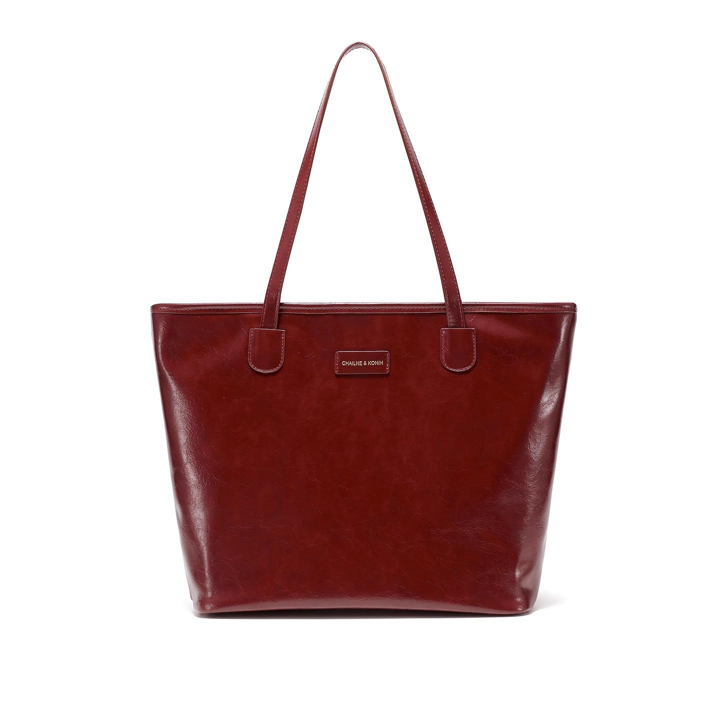 

Красную сумку можно использовать ежедневно как сумку-тоут для поездок на работу, как сумку на одно плечо подмышку и как свадебную сумку большой вместимости для невест.