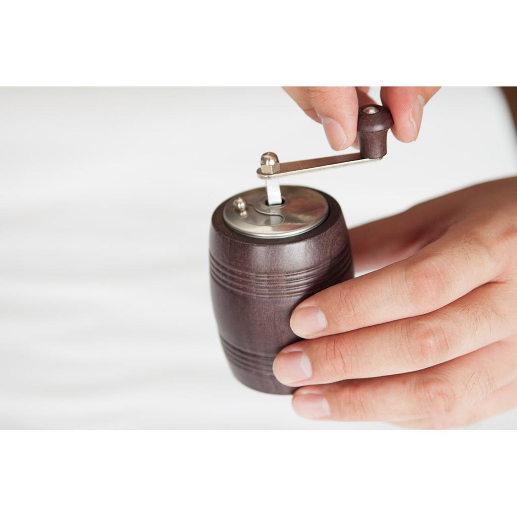 EPPICOTISPAI Pfeffermühle (Wenge) / Hergestellt in Italien, 10,2 cm hoch, Pfeffermühle