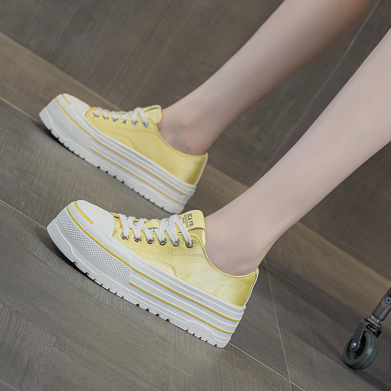 Platform white shoes women's 2025 summer new student casual fashion versatile low-top platform heightening canvas shoes women's shoes