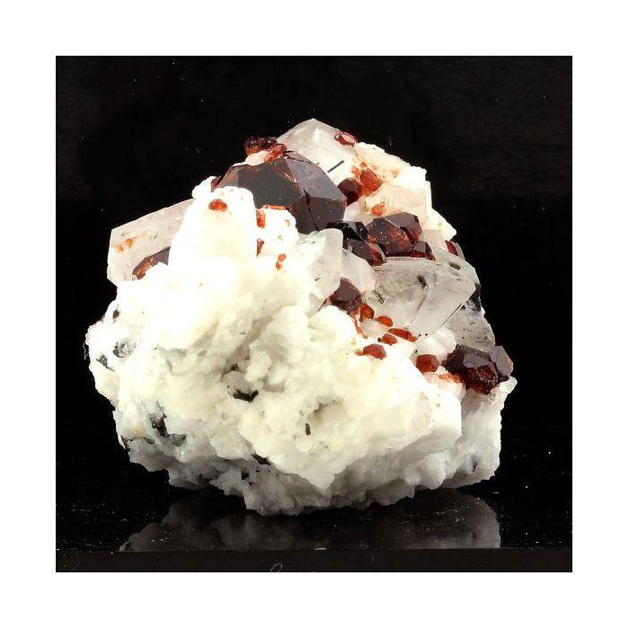 Pierres et Minéraux. Grenat, Orthose, Quartz, Tourmaline. 711.5 ct. Shengus, Pakistan.