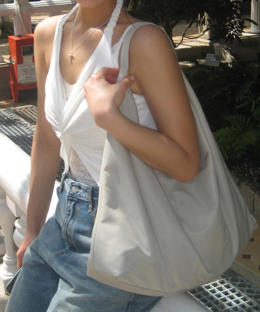 Tuo Rita Nylon Warm Grey · Rita Nylon Warm Grey